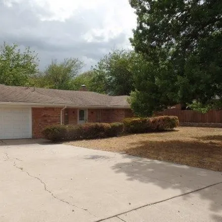 Buy this 3 bed house on 103 Mockingbird Lane in Weatherford, TX 76086