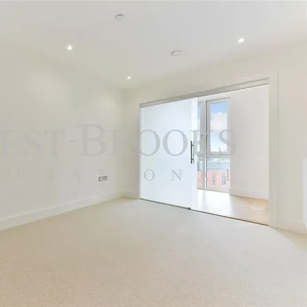 Image 3 - Thomas Frye Court, 30 High Street, London, E15 2PS, United Kingdom - Apartment for rent