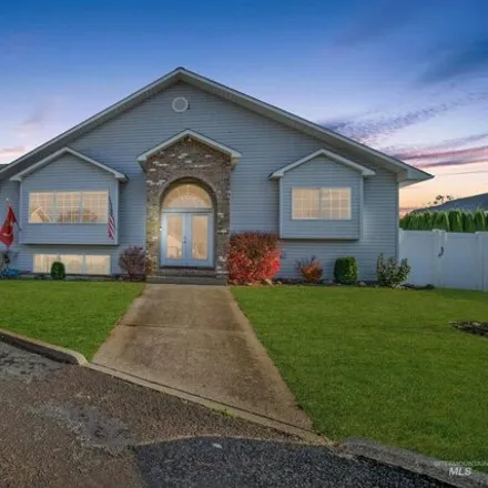 Buy this 6 bed house on 3701 11th St C in Lewiston, ID 83501