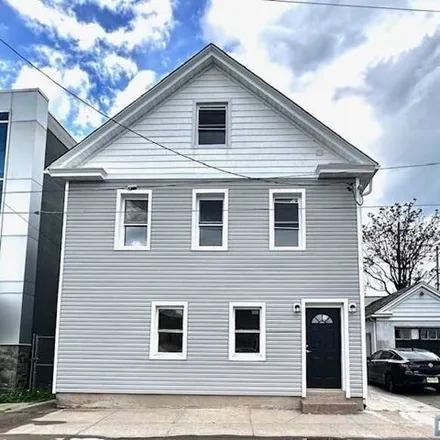 Rent this 3 bed house on 138 Lodi Street in Hackensack, NJ 07601