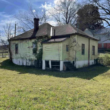 Buy this 3 bed house on 613 West 13th Street in Anniston, AL 36201