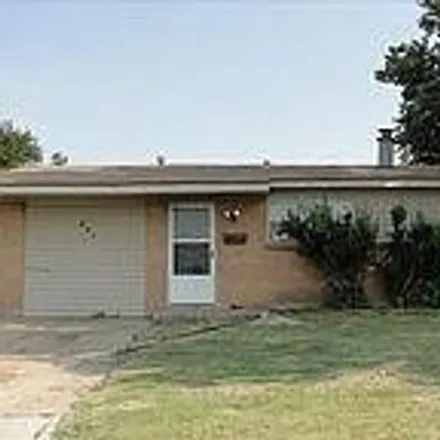 Buy this 3 bed house on 621 Southwest 14th Street in Moore, OK 73160