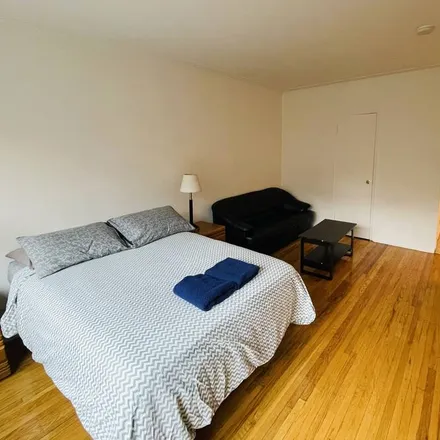 Image 2 - Golden Square Mile, Montreal, QC H3H 1T6, Canada - Apartment for rent