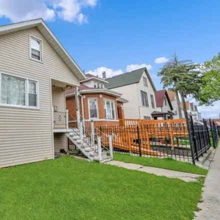 Buy this 6 bed house on 5138 South Whipple Street in Chicago, IL 60632