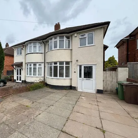 Rent this 3 bed duplex on Valley Road in Metropolitan Borough of Solihull, B92 9AZ