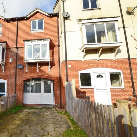 Rent this 4 bed townhouse on Archway in 50-52 Archers Road, Bedford Place