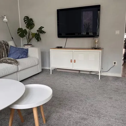 Rent this 4 bed apartment on Genuavägen in 423 36 Torslanda, Sweden