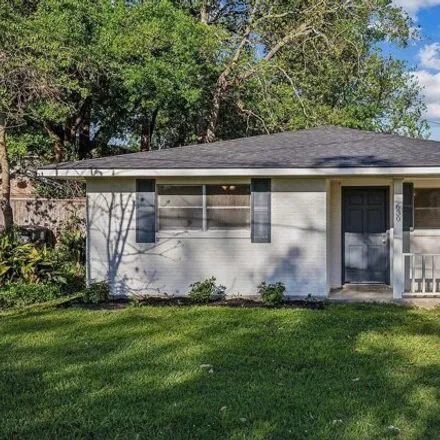 Buy this 2 bed house on 660 Kenmore Avenue in Marwede Place, Baton Rouge