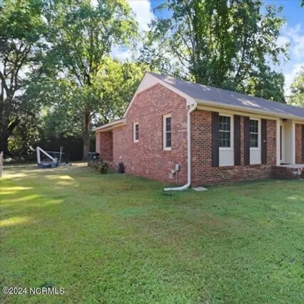 Image 2 - 1511 E Hart Cir, Goldsboro, North Carolina, 27530 - House for sale