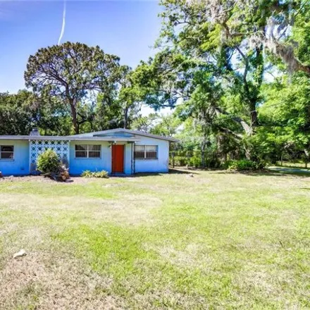 Buy this 3 bed house on 900 West County Line Road in Lutz, FL 33558