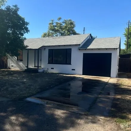 Buy this 2 bed house on 1308 Townsley Avenue in Bakersfield, CA 93304