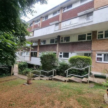 Image 2 - Gatton Park Road, Gatton, RH1 2EB, United Kingdom - Apartment for rent