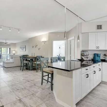 Image 3 - 2077 Lavers Circle, Delray Beach, FL 33444, USA - Condo for sale