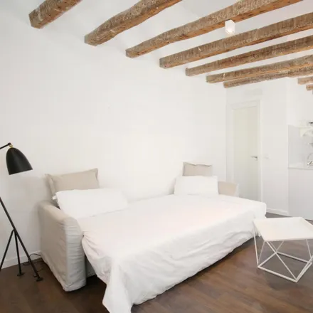 Image 2 - Calle de Calatrava, 21, 28005 Madrid, Spain - Apartment for rent