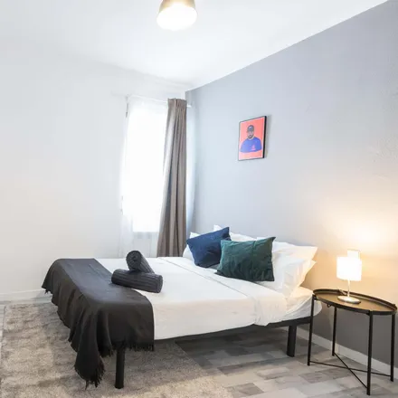 Rent this 6 bed room on Madrid in Dos Naciones, Calle del Conde de Romanones