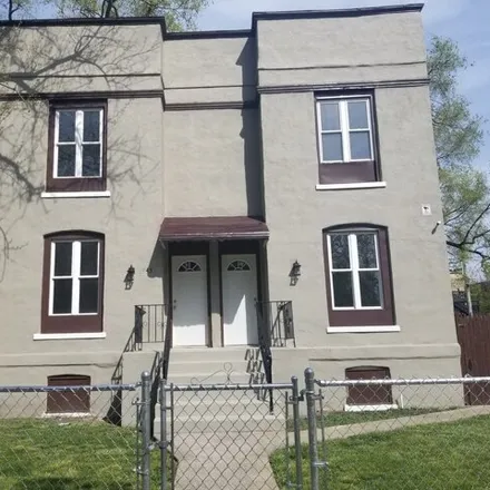 Buy this 1studio house on 6943 South Parnell Avenue in Chicago, IL 60621