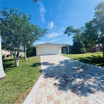 Image 3 - 385 Southwest 20th Street, Cape Coral, FL 33991, USA - House for sale