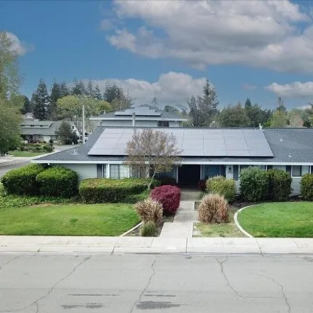 Buy this 5 bed house on 109 Park Avenue in Yuba City, CA 95991