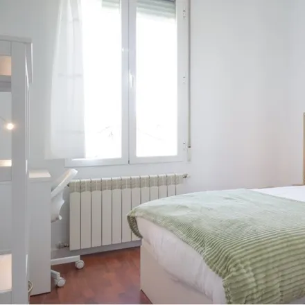 Rent this 6 bed room on Calle de Escosura in 6, 28015 Madrid