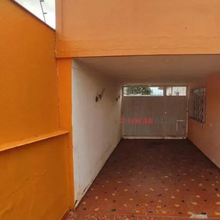 Rent this 3 bed house on Rua Deputado Nilson Ribas in Champagnat, Londrina - PR