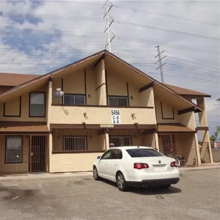 Buy this studio condo on 5492 Cabeza Drive in Spring Valley, NV 89103