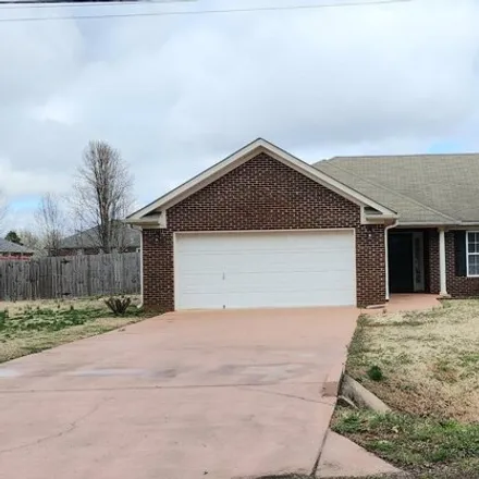 Rent this 3 bed house on 437 Robinson Road in Pleasant Acres, Madison County