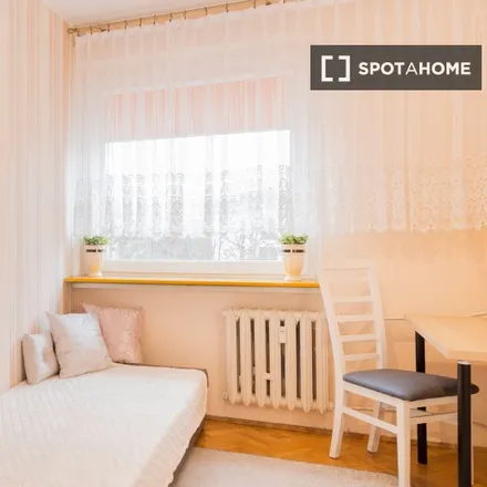 Rent this 3 bed room on Pilotów 20E in 80-460 Gdańsk, Poland