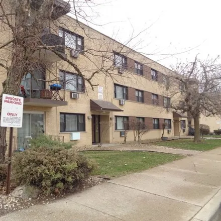 Rent this 1 bed condo on 6263 94th Street in Oak Lawn, IL 60453