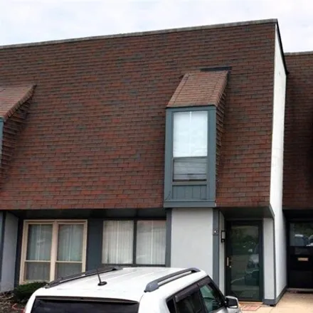 Buy this 2 bed condo on 1121 Merrimar Circle North in Columbus, OH 43220