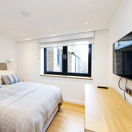 Image 4 - Steak+, 73 Gray's Inn Road, London, WC1X 8TS, United Kingdom - Apartment for rent