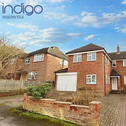 Buy this 5 bed house on Honeygate in Luton, LU2 7EP