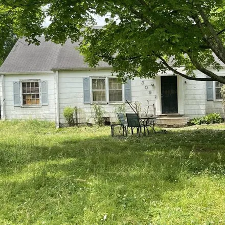 Buy this 2 bed house on 347 South Howell Avenue in South Brainerd, Chattanooga