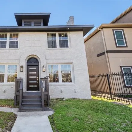 Rent this 3 bed house on 4324 Live Oak Street in Houston, TX 77004