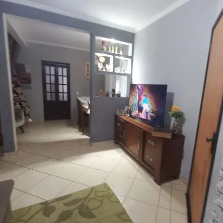 Buy this 3 bed house on Rua Isodoro Paula Boucalt in Mogi Moderno, Mogi das Cruzes - SP
