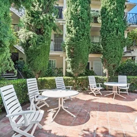 Image 5 - 11600 Chayote Street, Los Angeles, CA 90049, USA - Condo for sale