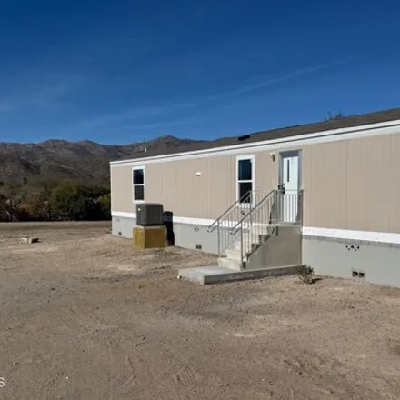 Buy this studio apartment on 40 East Sliver Sage Drive in Black Canyon City, AZ 85324