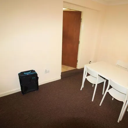 Image 2 - William Street, Swindon, SN1 5LE, United Kingdom - Room for rent