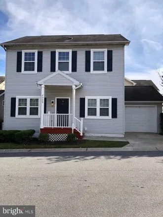 Rent this 3 bed house on 7501 Cove Point Way in Elkridge, Howard County