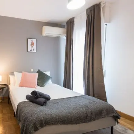 Rent this 5 bed room on Avenida de la Ciudad de Barcelona in 136, 28007 Madrid