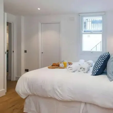 Rent this 1 bed house on London in SW5 9EY, United Kingdom