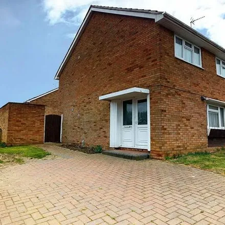 Buy this 3 bed duplex on Falkenham Rise in Basildon, SS14 2JG