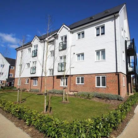 Rent this 2 bed apartment on Holmbush End in Colgate, RH12 0AL