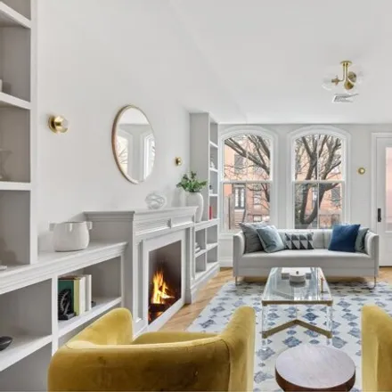 Image 2 - 22 Jefferson Avenue, New York, NY 11238, USA - Townhouse for sale