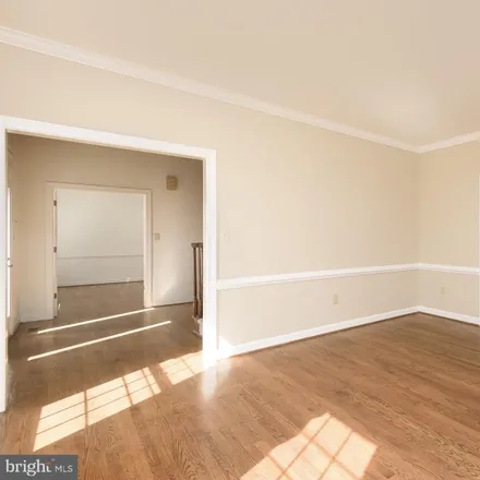 Image 8 - 8246 The Midway, Chestnut Hill, Annandale, VA 22003, USA - House for rent