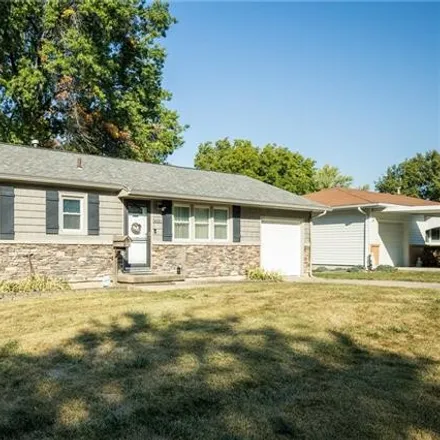 Image 2 - 3032 South Claremont Avenue, Independence, MO 64052, USA - House for sale