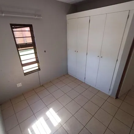 Image 7 - unnamed road, Allen's Nek, Roodepoort, 1734, South Africa - Apartment for rent