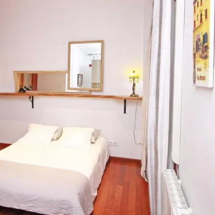 Rent this 1 bed apartment on Carrer de l'Hostal de Sant Antoni in 5, 08003 Barcelona