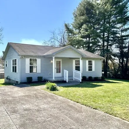 Buy this 3 bed house on 159 White Street in Somerset, KY 42501