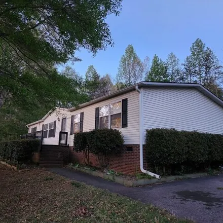 Buy this studio apartment on 1596 Lake Cunningham Road in Valley Haven, Greenville County
