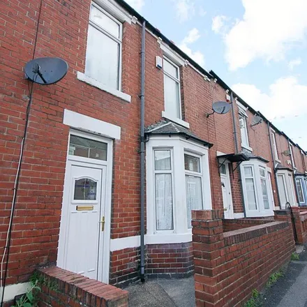 Rent this 3 bed townhouse on The Lemington Centre in Tyne View, Newcastle upon Tyne